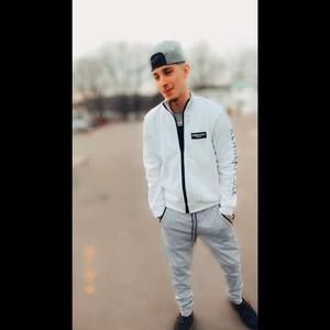 Meet your Posher, Chris